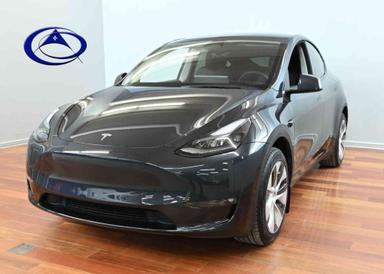 TESLA Model Y 2025 - Thumbnail 3