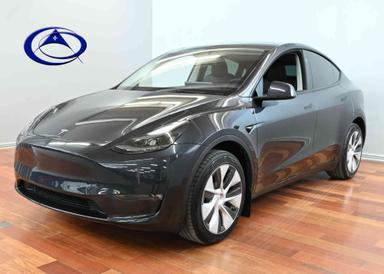TESLA Model Y 2025 - Thumbnail 1