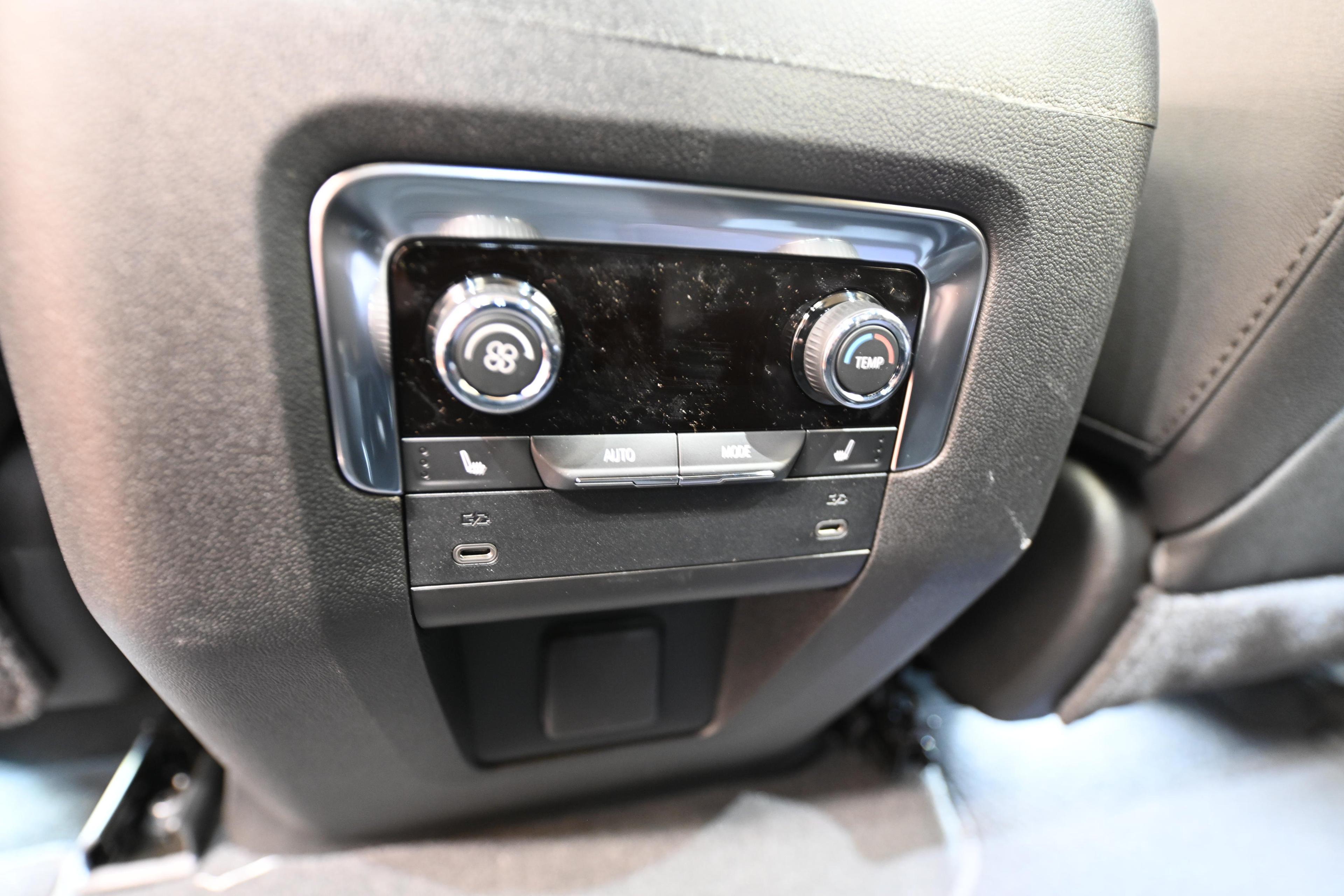 Chevrolet Tahoe 2026 - Image 29