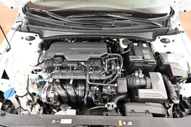 Hyundai Elantra 2026 - Thumbnail 3