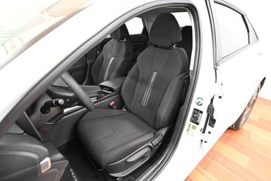 Hyundai Elantra 2026 - Thumbnail 10