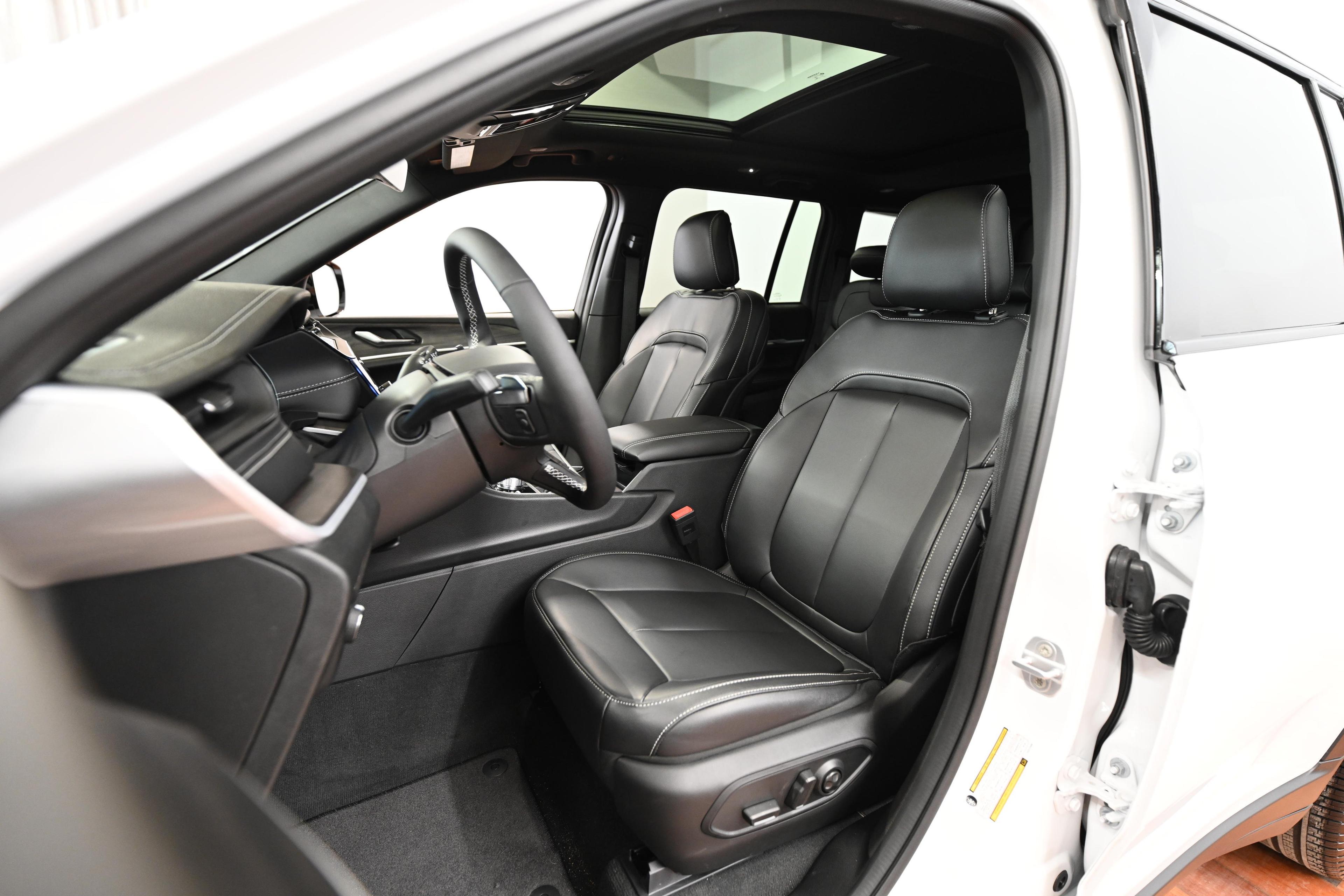 Jeep Grand Cherokee 2026 - Image 15