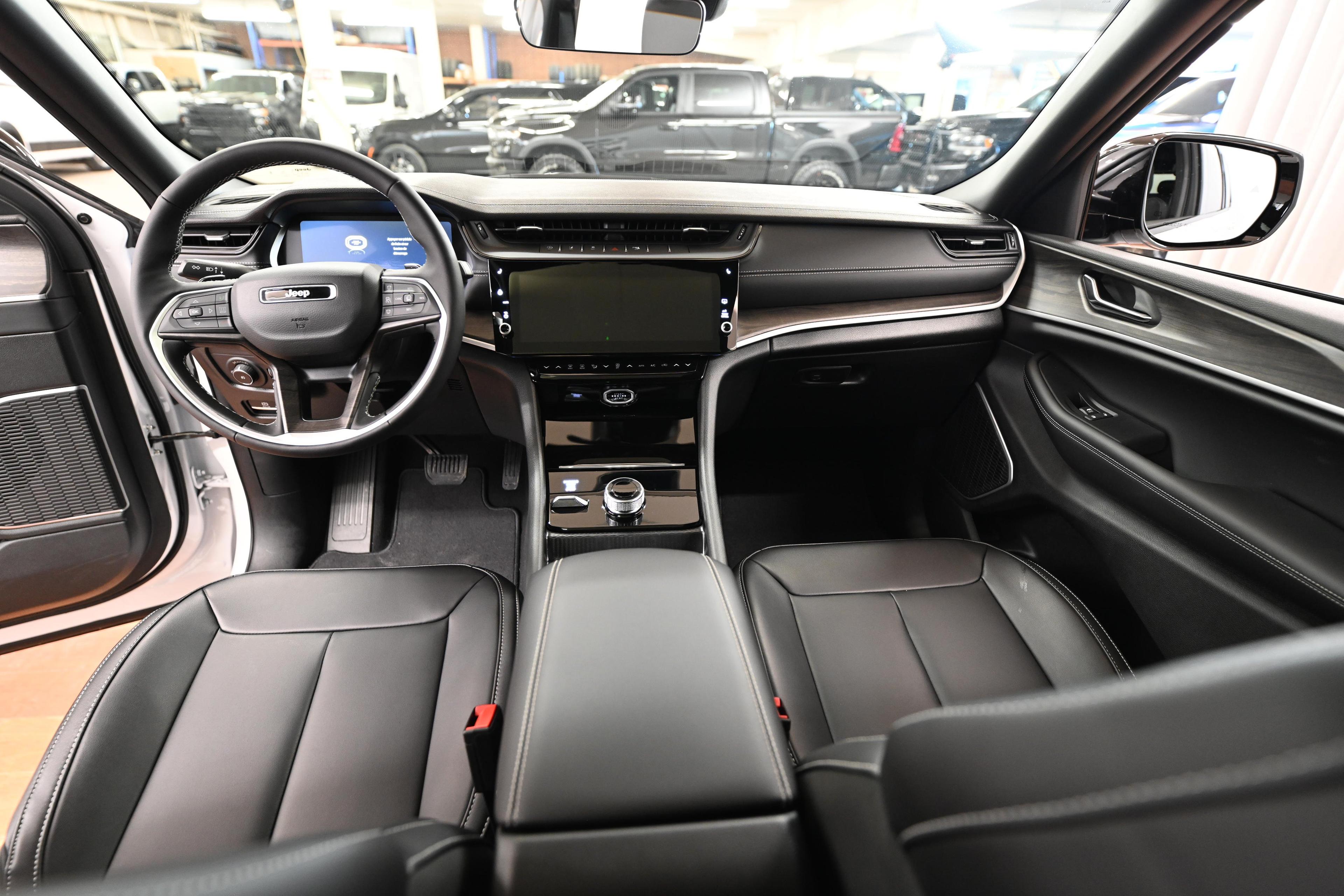 Jeep Grand Cherokee 2026 - Image 16