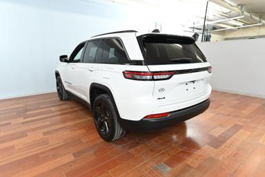 Jeep Grand Cherokee 2026 - Thumbnail 9