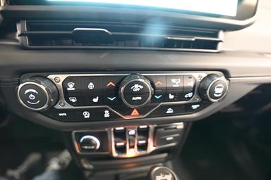 Jeep Wrangler 2026 - Thumbnail 18