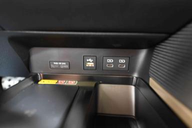 Toyota Camry 2025 - Thumbnail 17