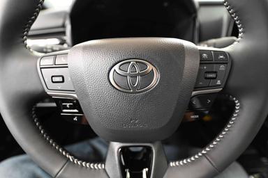 Toyota Camry 2025 - Thumbnail 16