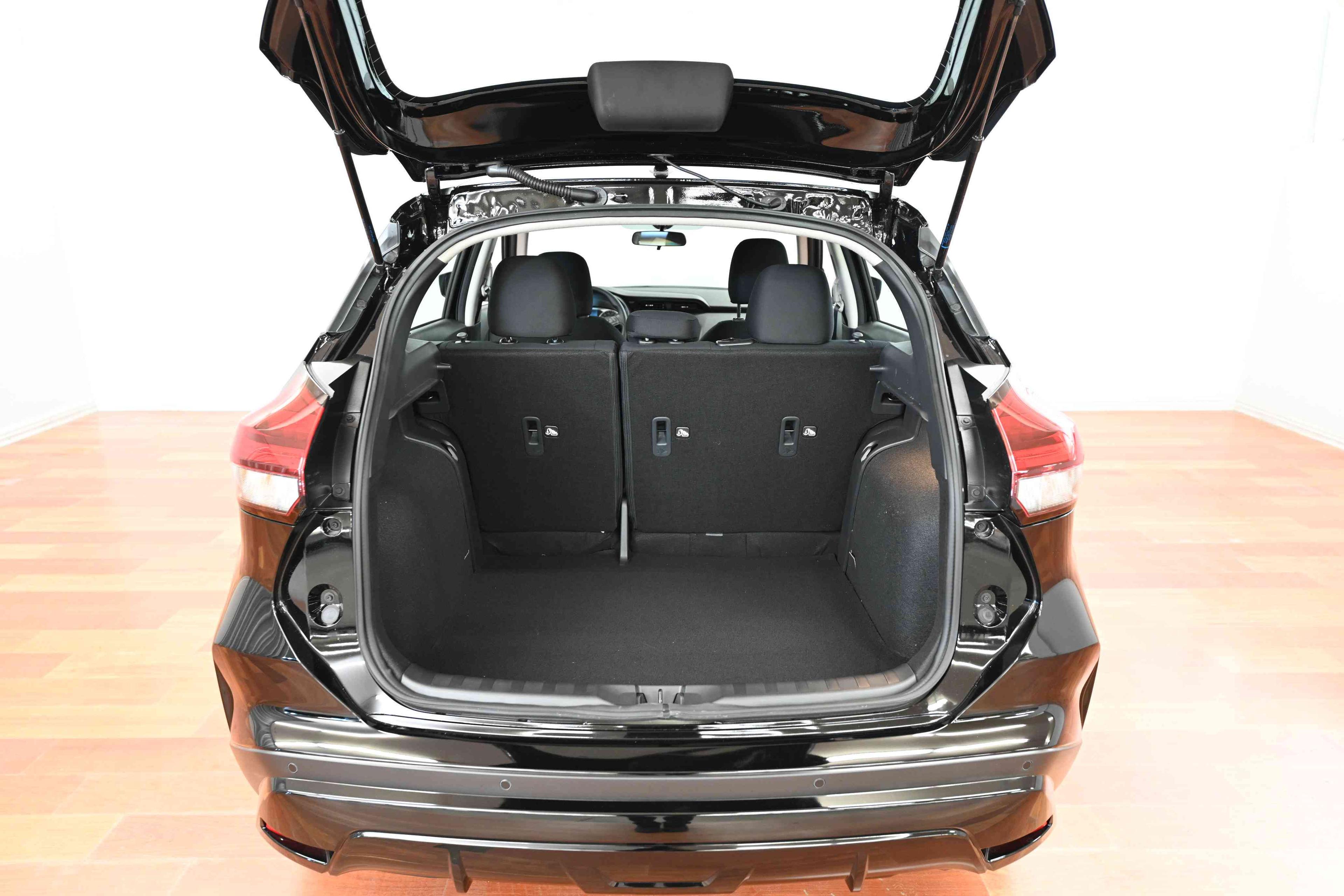 Nissan KICKS PLAY 2025 - Image 9