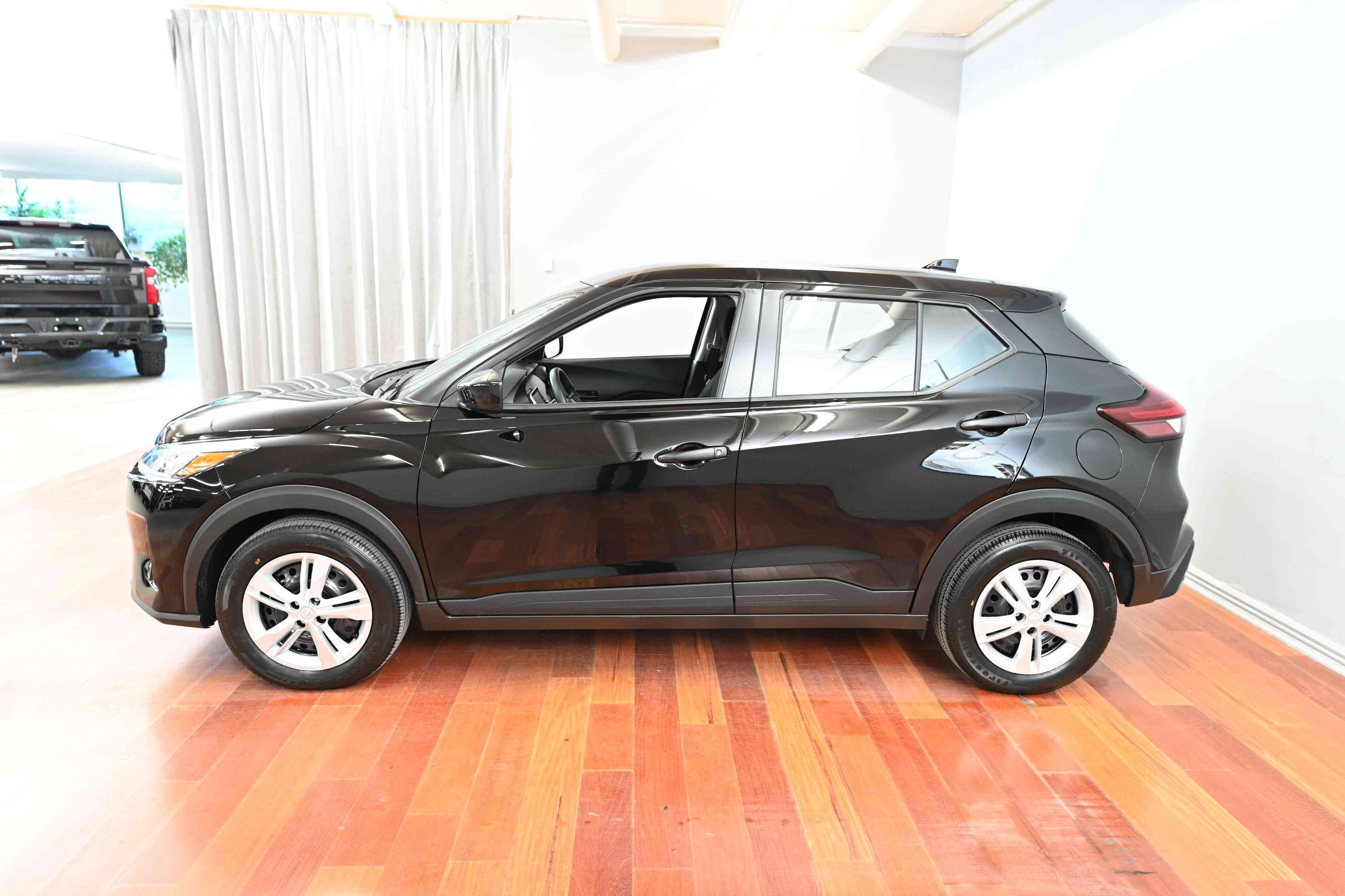 Nissan KICKS PLAY 2025 - Image 6