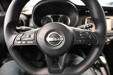 Nissan KICKS PLAY 2025 - Thumbnail 18