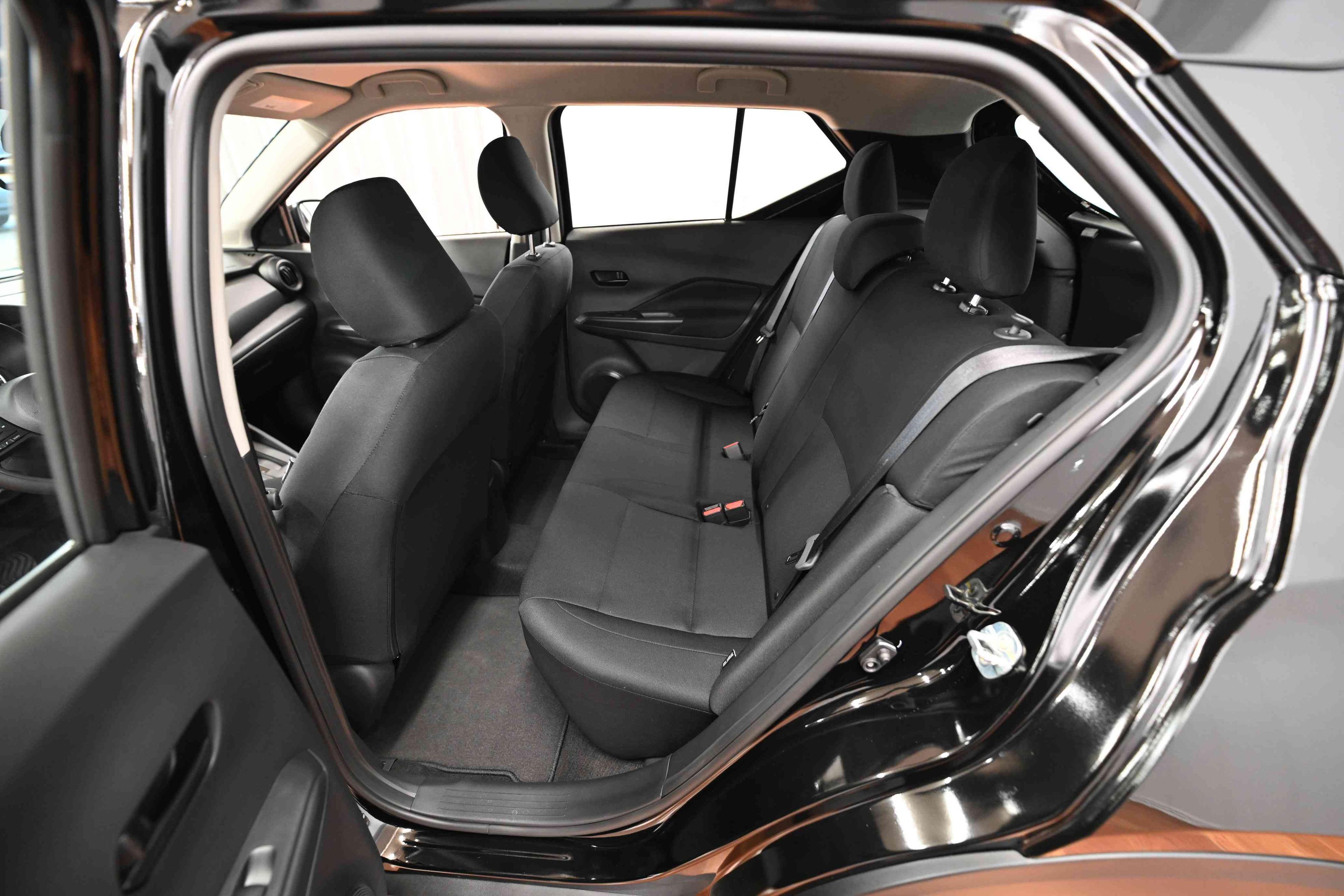 Nissan KICKS PLAY 2025 - Image 15