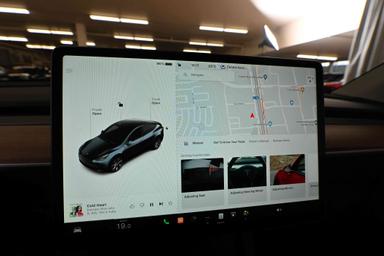 Tesla Model Y 2025 - Thumbnail 17