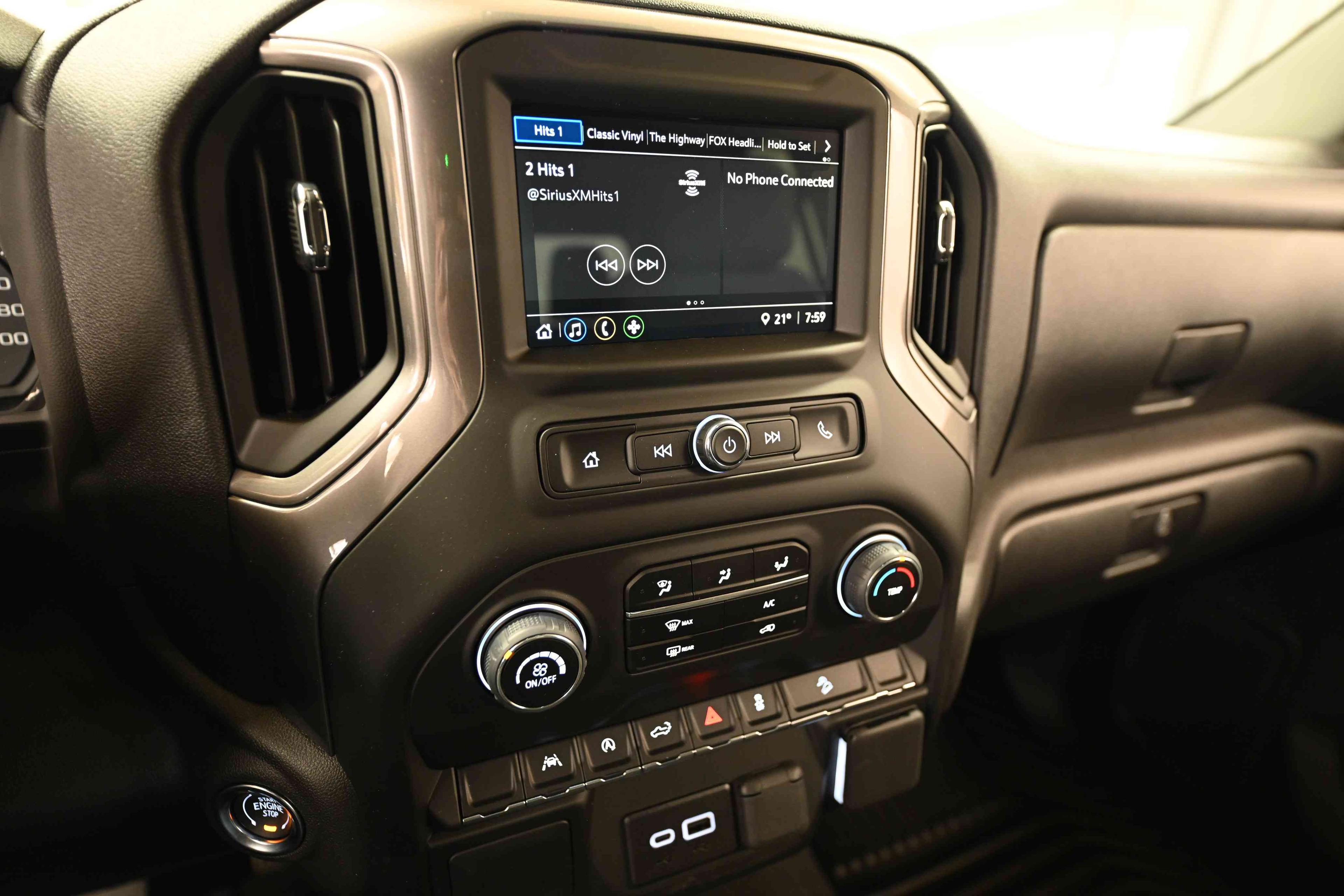 Chevrolet Silverado 1500 2025 - Image 20