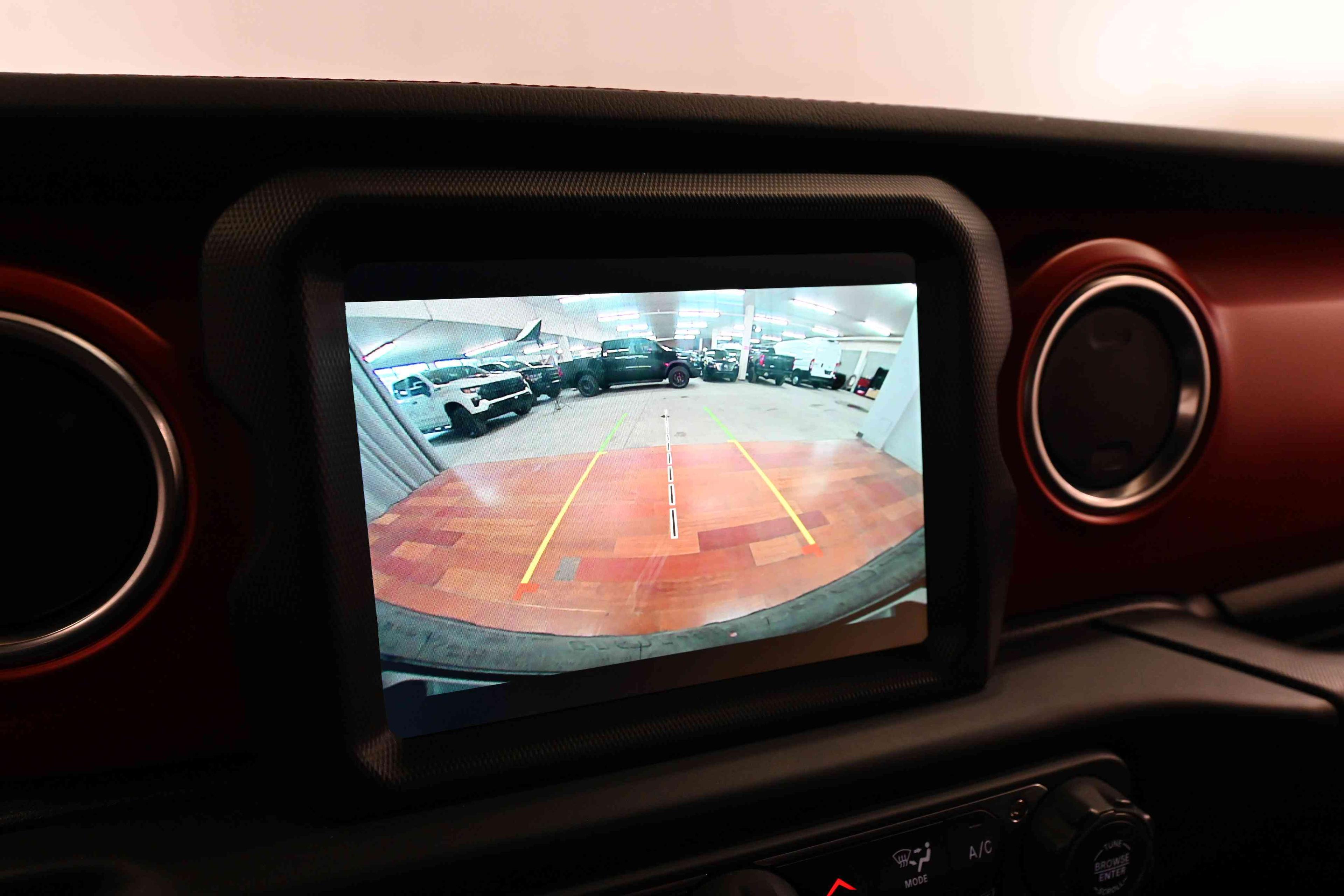 Jeep Wrangler 4-Door 2023 - Image 21
