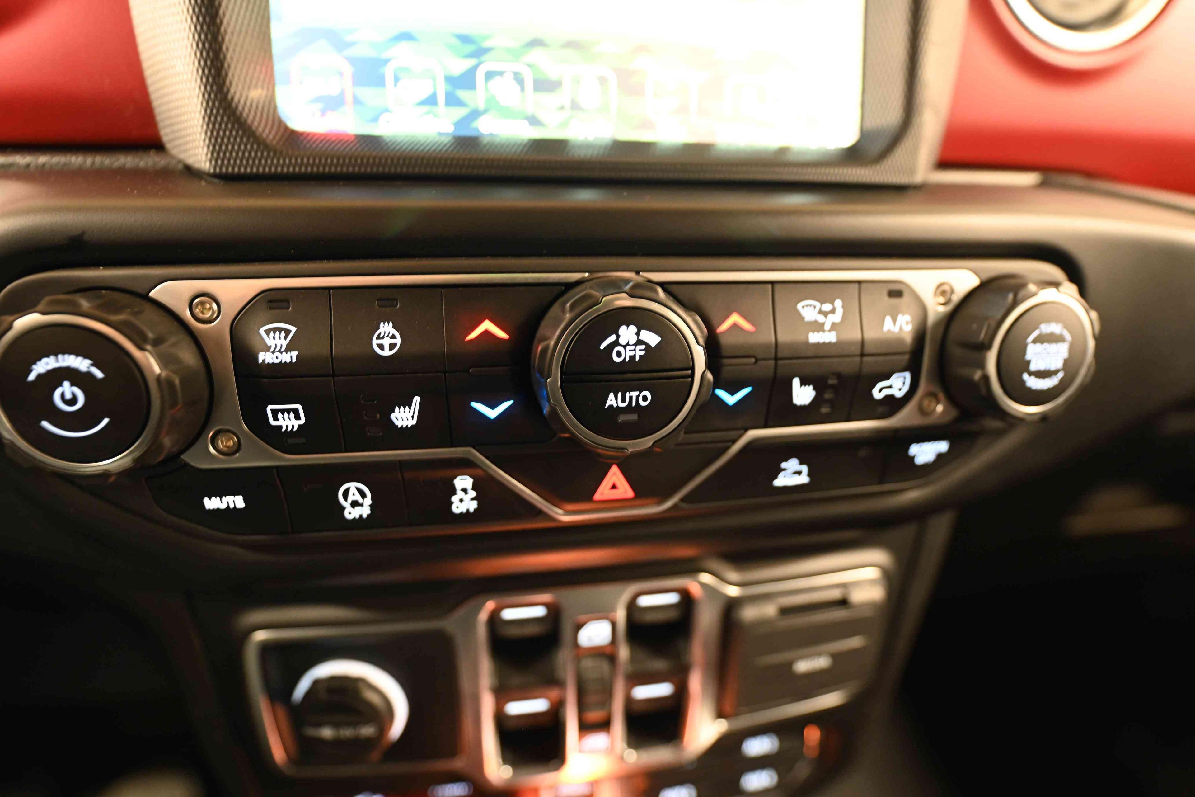 Jeep Wrangler 4-Door 2023 - Image 15