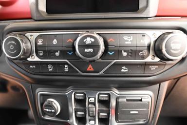 Jeep Wrangler 2023 - Thumbnail 16