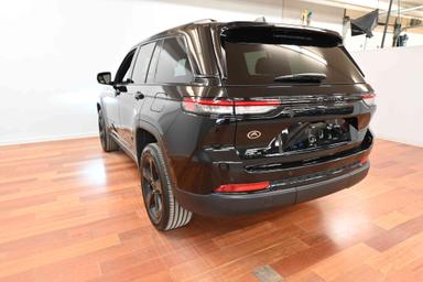 Jeep Grand Cherokee 2023 - Thumbnail 6