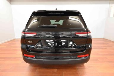 Jeep Grand Cherokee 2023 - Thumbnail 7