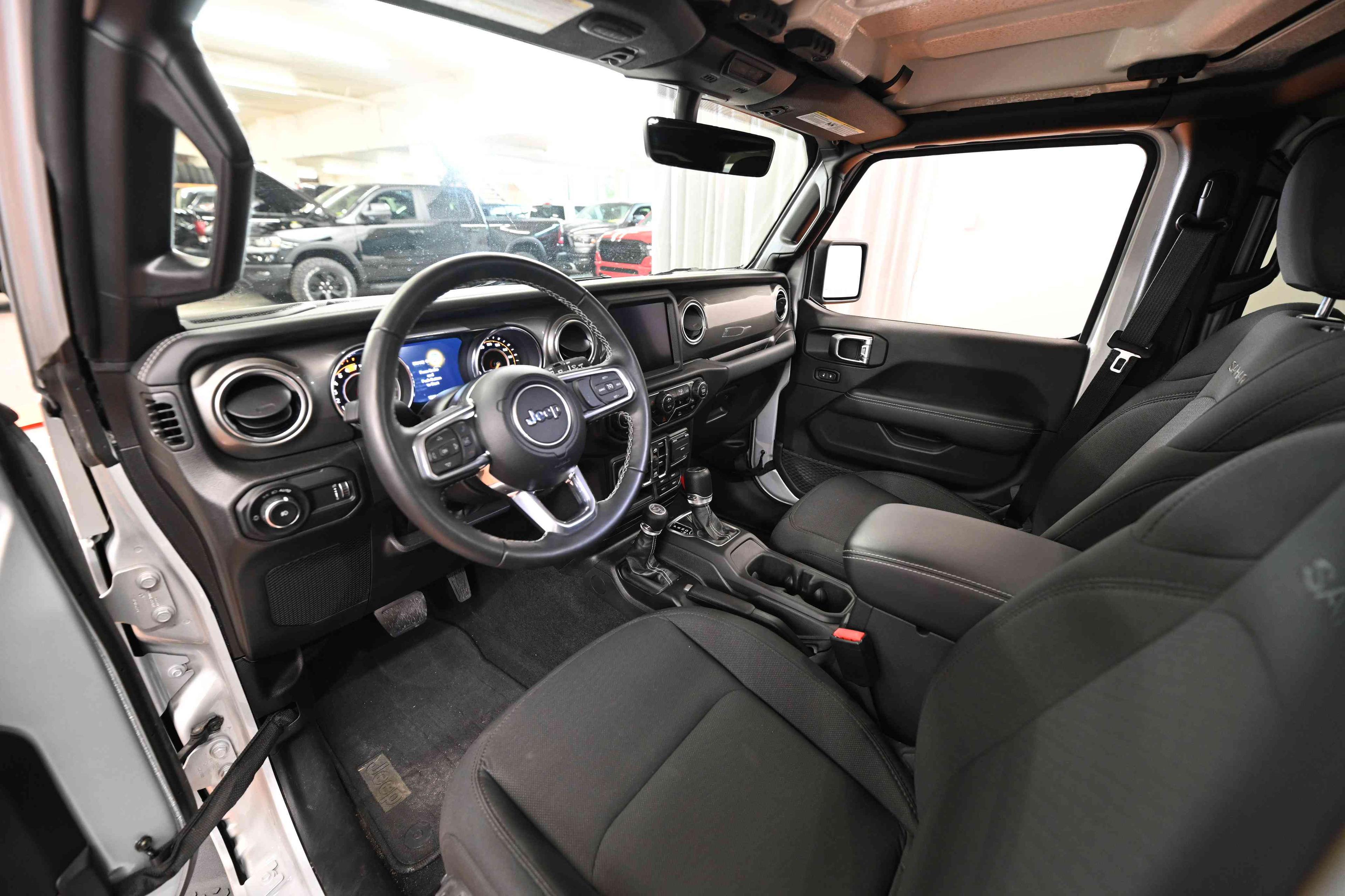 Jeep Wrangler 2023 - Image 11