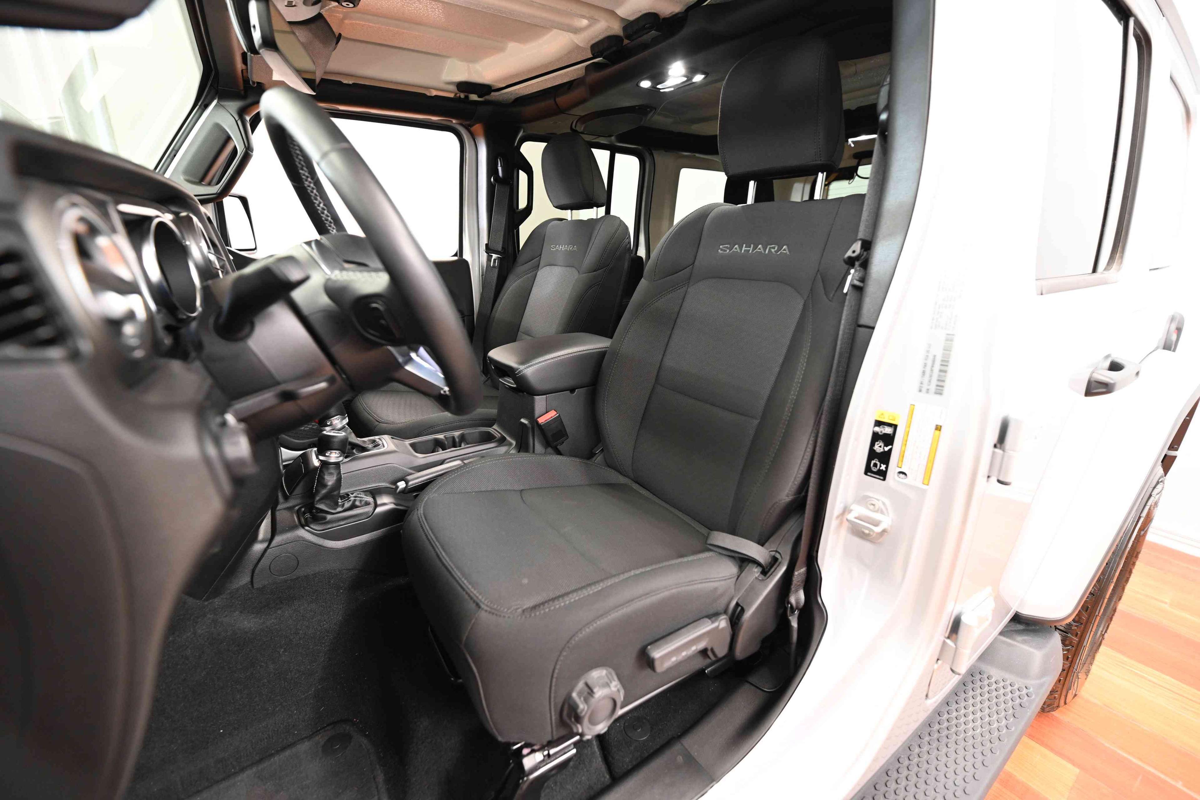 Jeep Wrangler 2023 - Image 10
