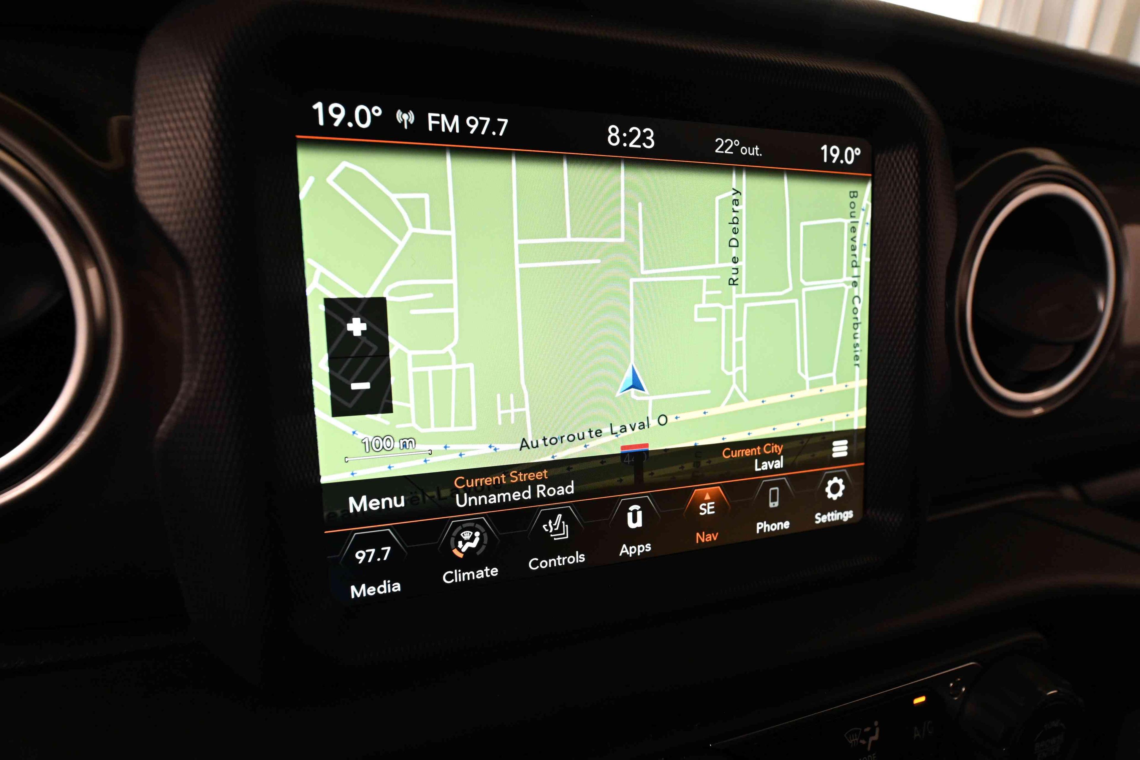 Jeep Wrangler 2023 - Image 18