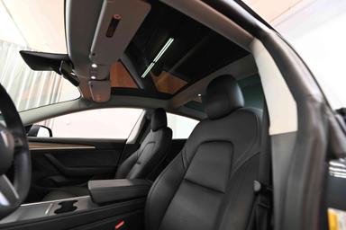 Tesla Model 3 2023 - Thumbnail 13