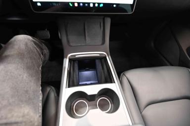Tesla Model 3 2023 - Thumbnail 16