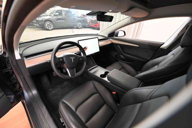 Tesla Model 3 2023 - Thumbnail 12