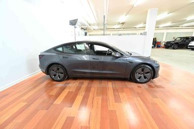 Tesla Model 3 2023 - Thumbnail 10