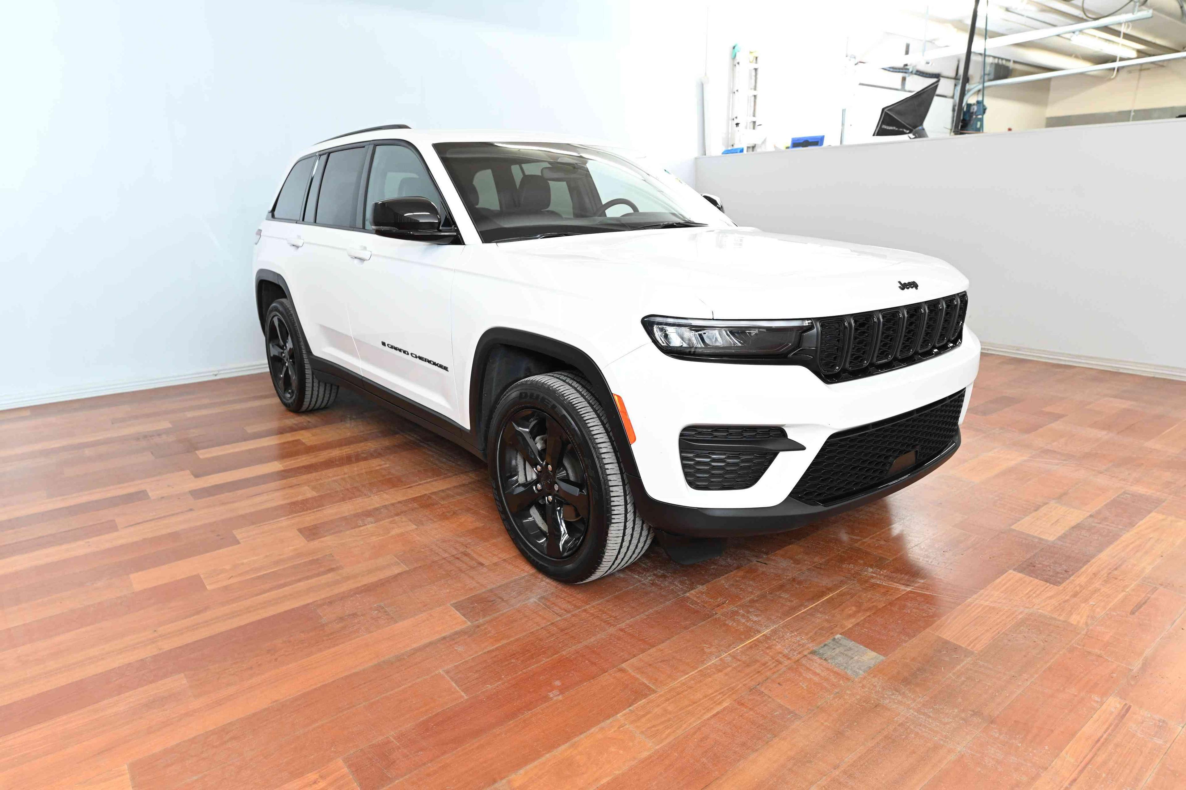 Jeep Grand Cherokee 2024 - Image 4