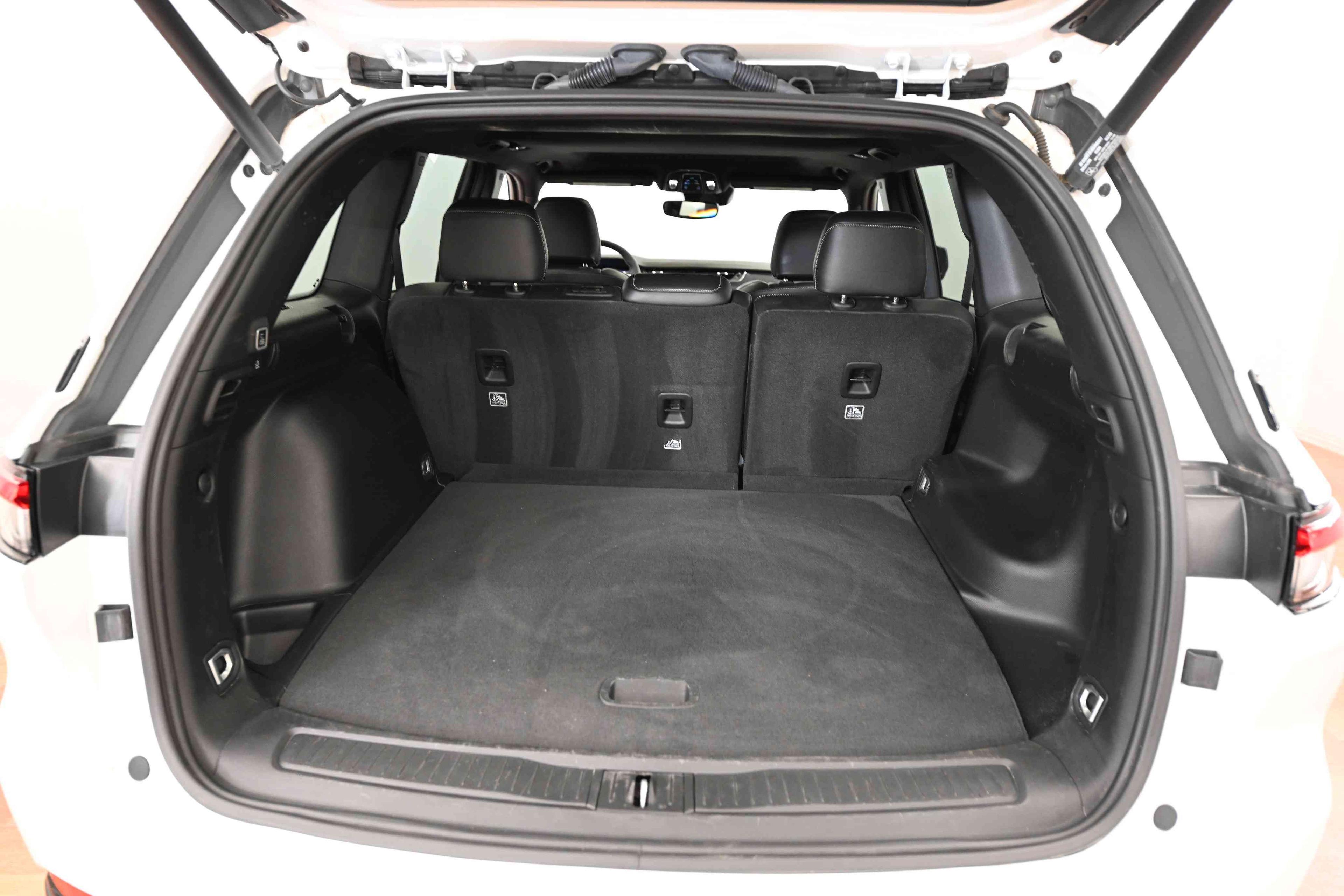 Jeep Grand Cherokee 2024 - Image 9