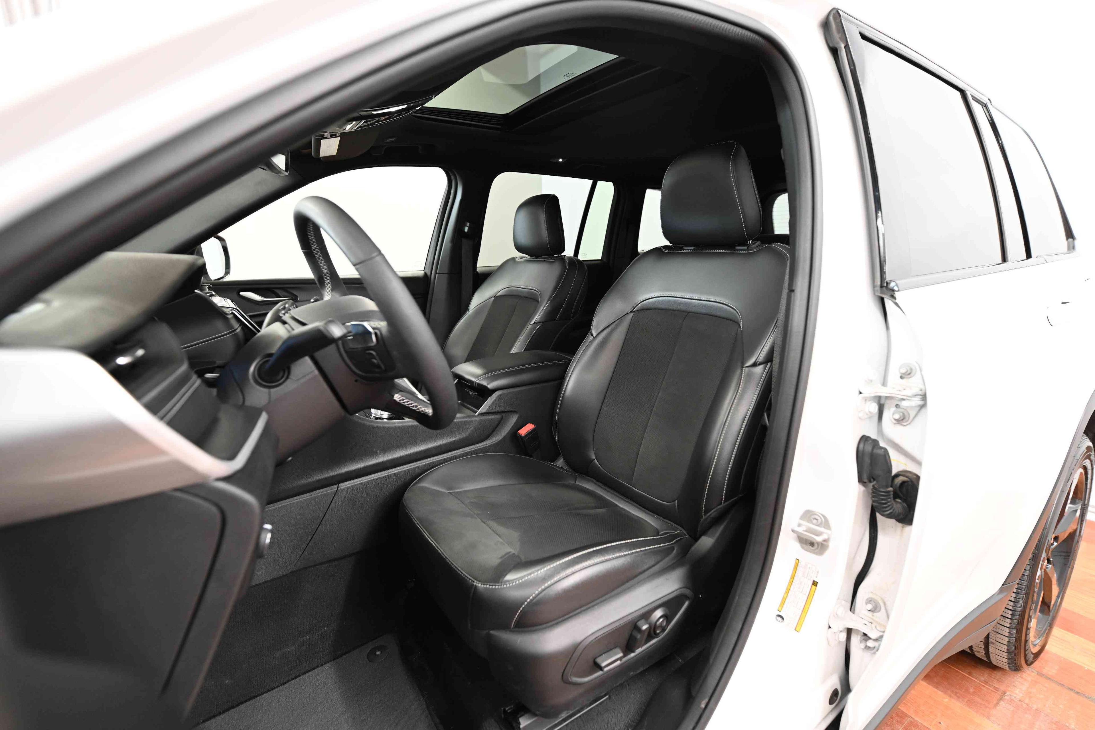 Jeep Grand Cherokee 2024 - Image 12