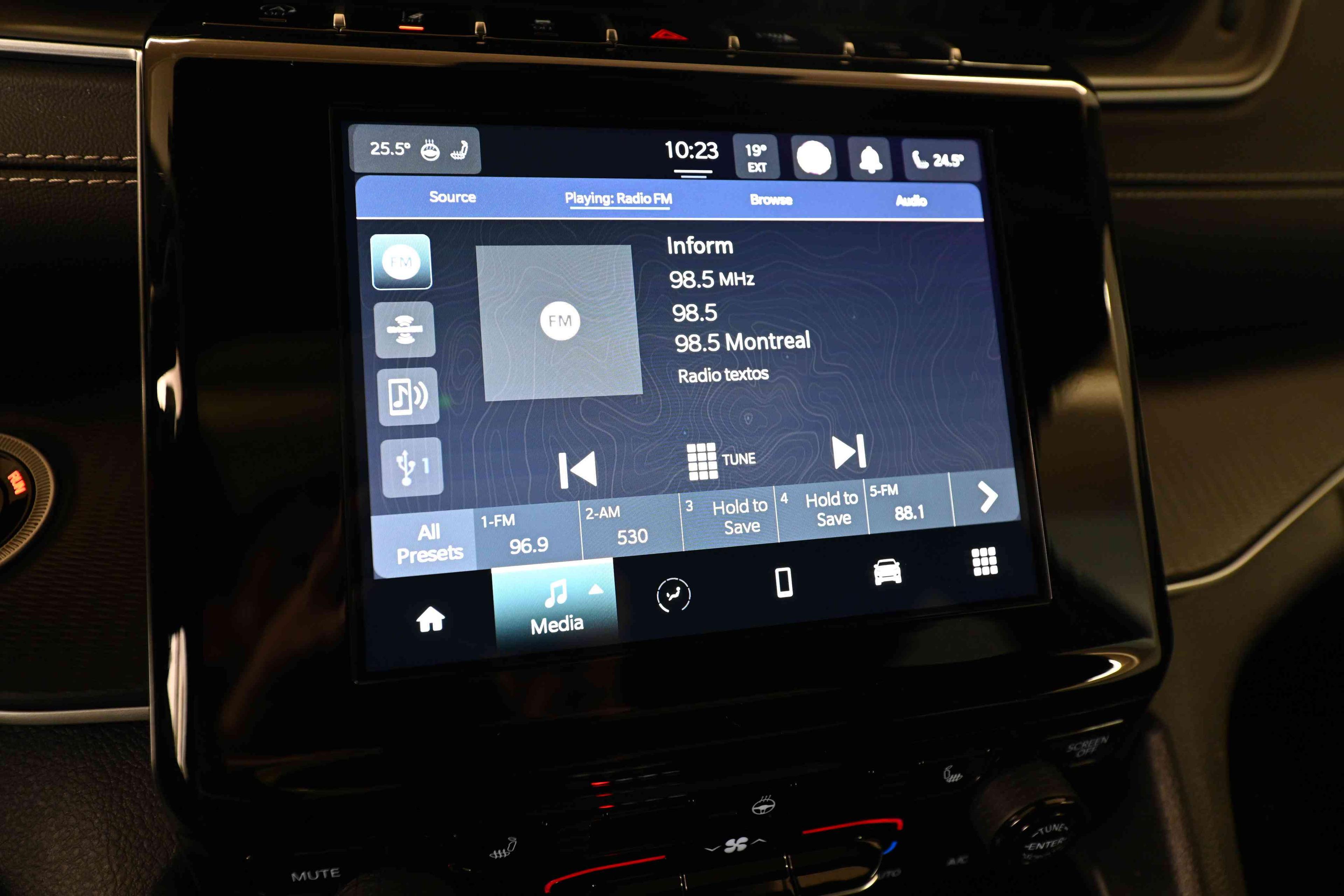 Jeep Grand Cherokee 2024 - Image 21