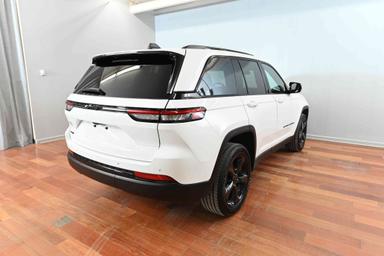 Jeep Grand Cherokee 2024 - Thumbnail 10