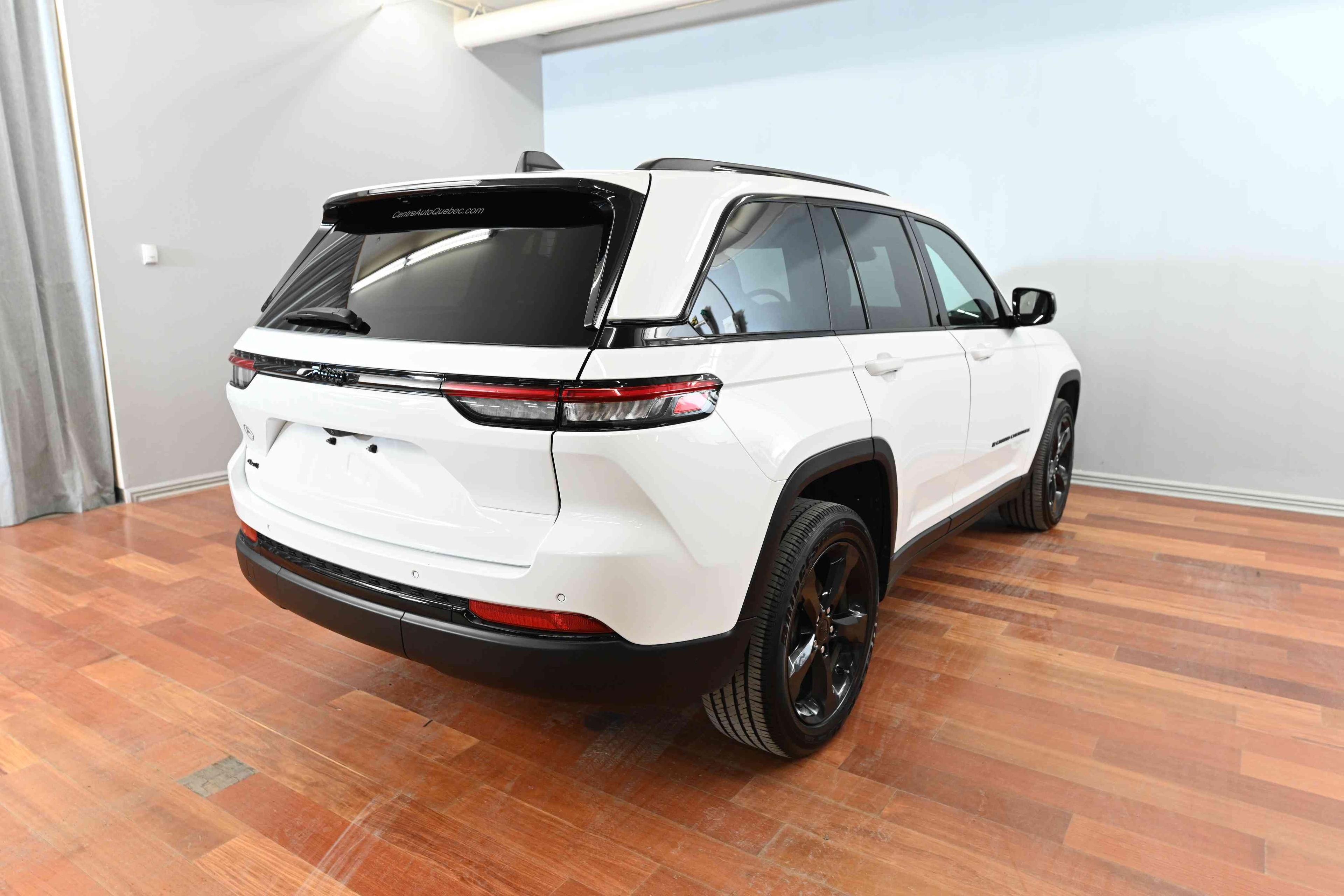 Jeep Grand Cherokee 2024 - Image 10