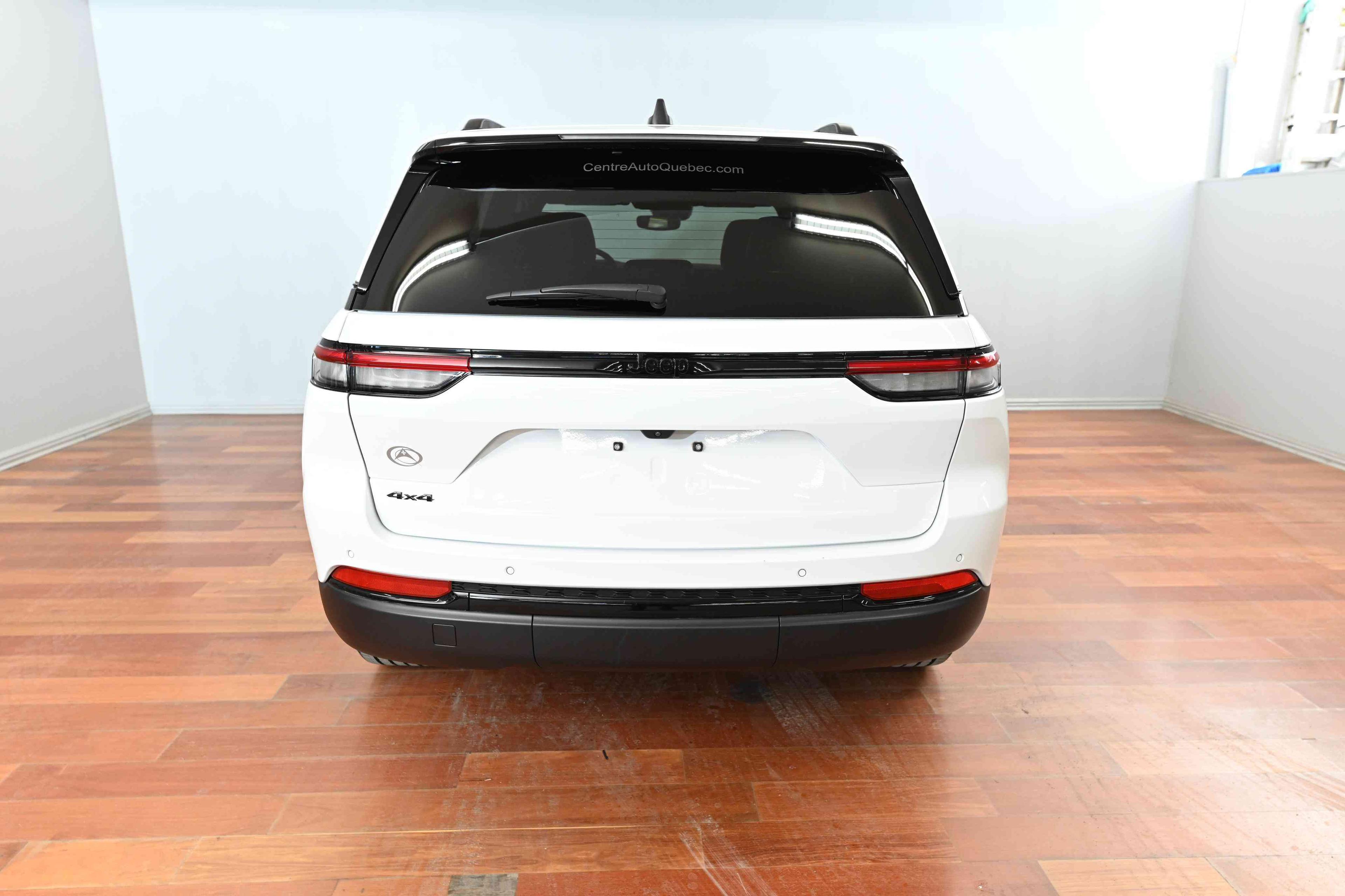 Jeep Grand Cherokee 2024 - Image 8