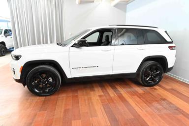 Jeep Grand Cherokee 2024 - Thumbnail 6