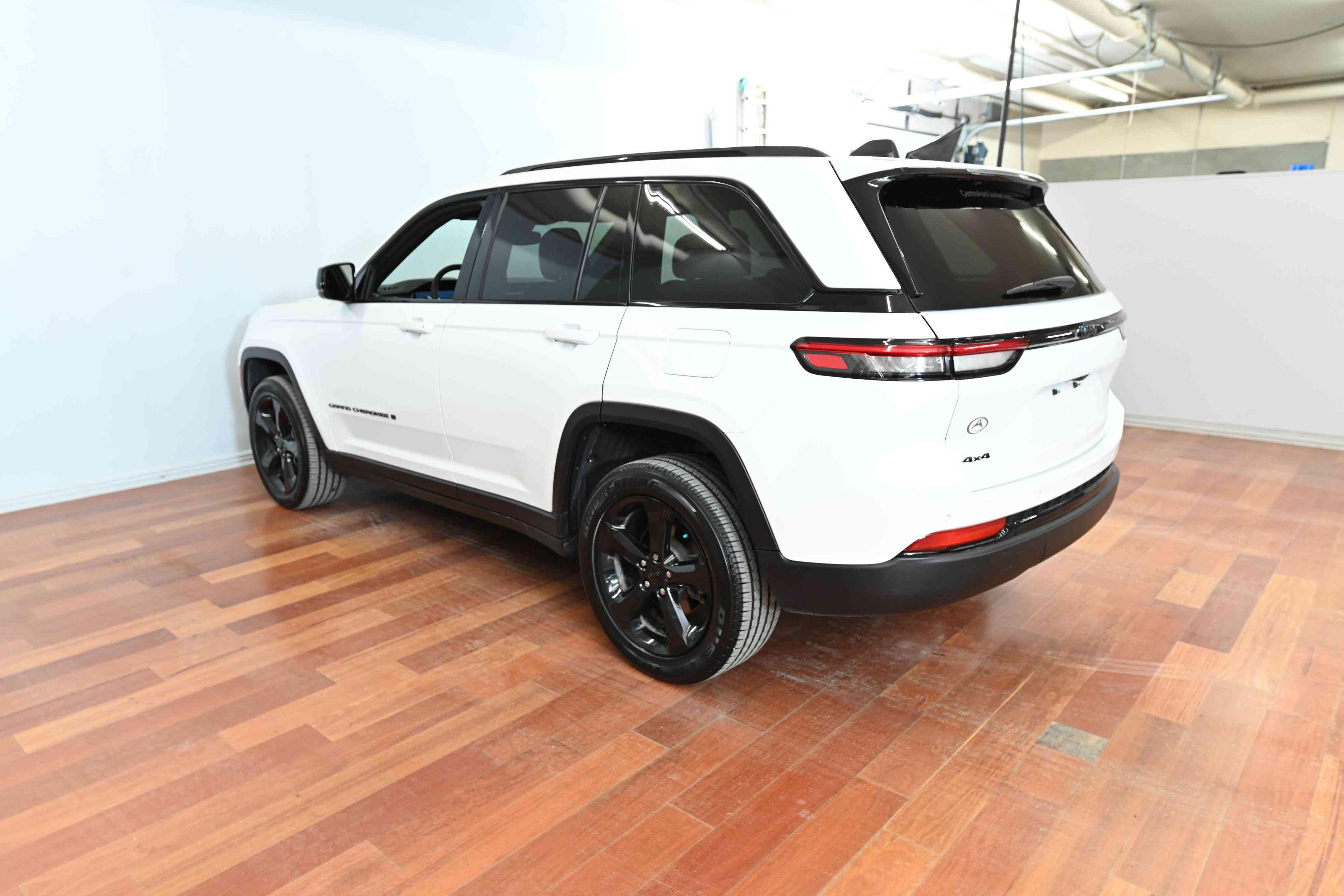 Jeep Grand Cherokee 2024 - Image 7