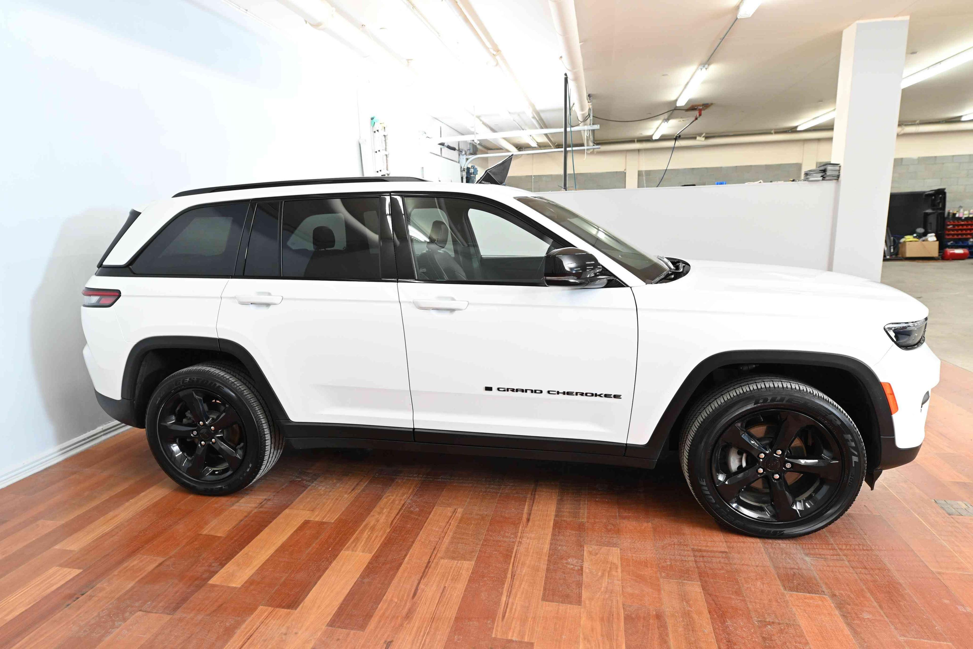 Jeep Grand Cherokee 2024 - Image 11