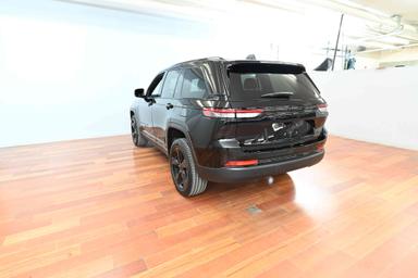 Jeep Grand Cherokee 2025 - Thumbnail 6