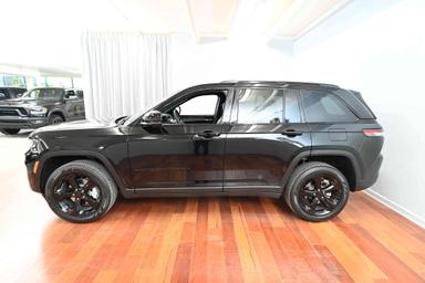 Jeep Grand Cherokee 2025 - Thumbnail 5