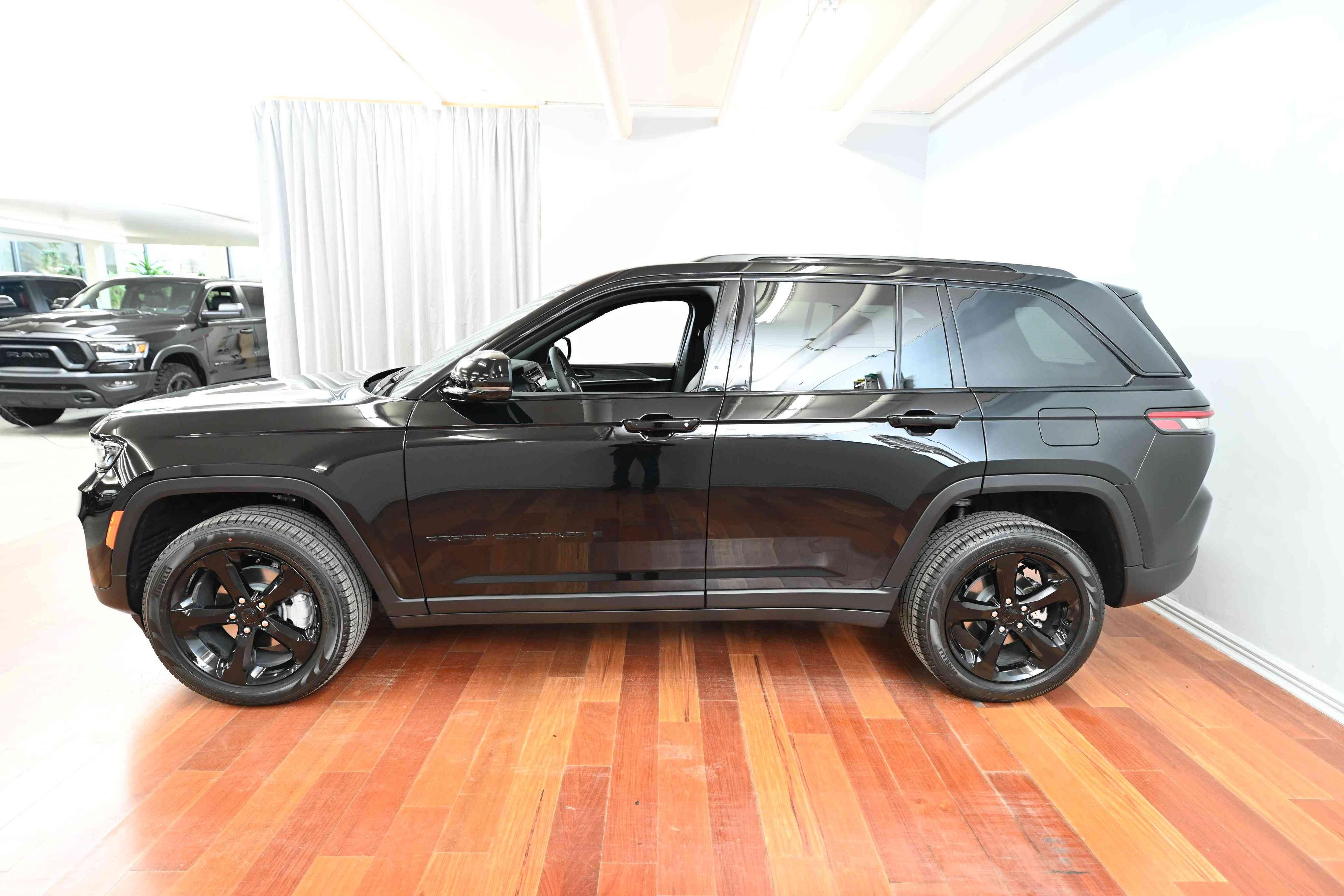 Jeep Grand Cherokee 2025 - Image 5