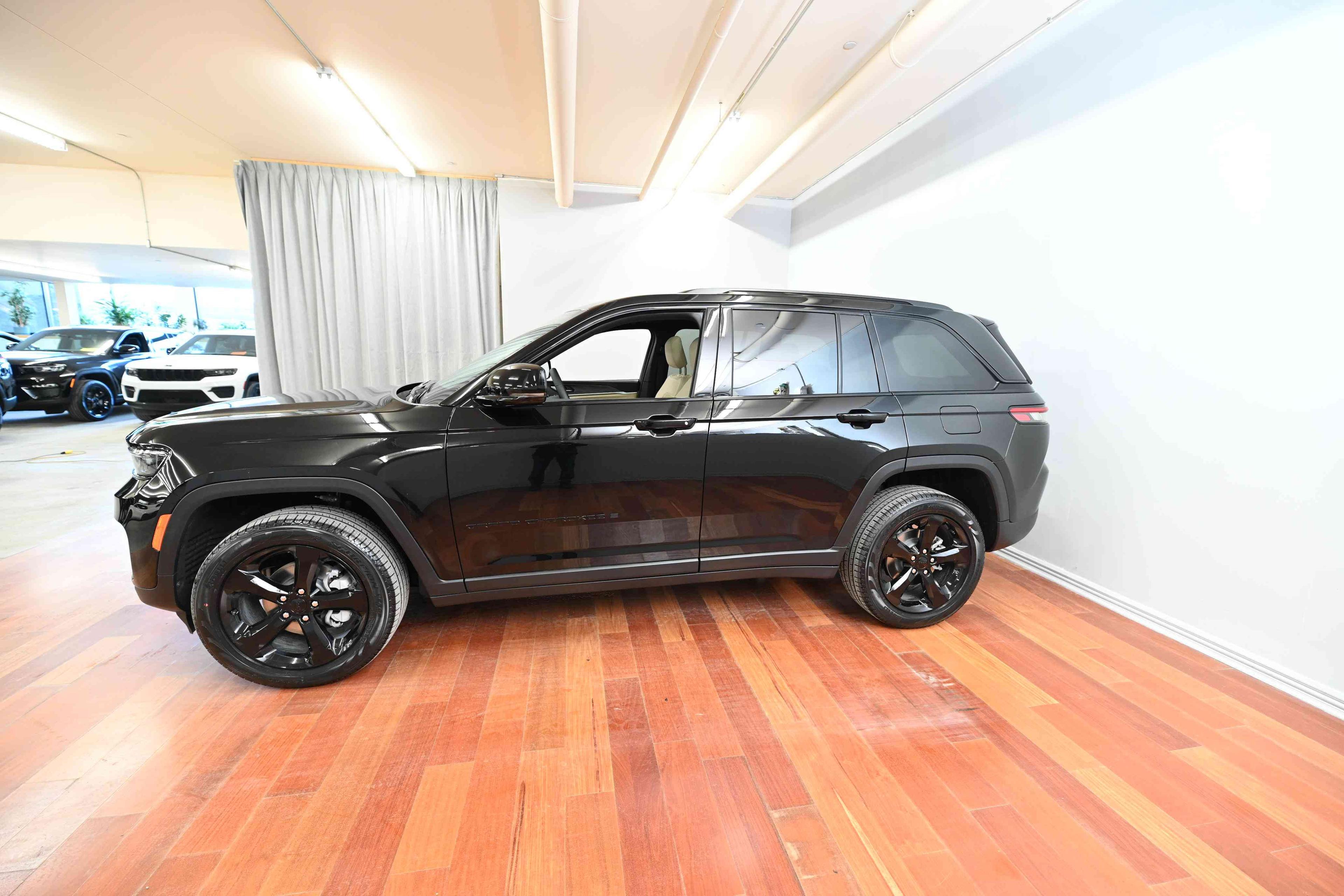 Jeep Grand Cherokee 2025 - Image 5