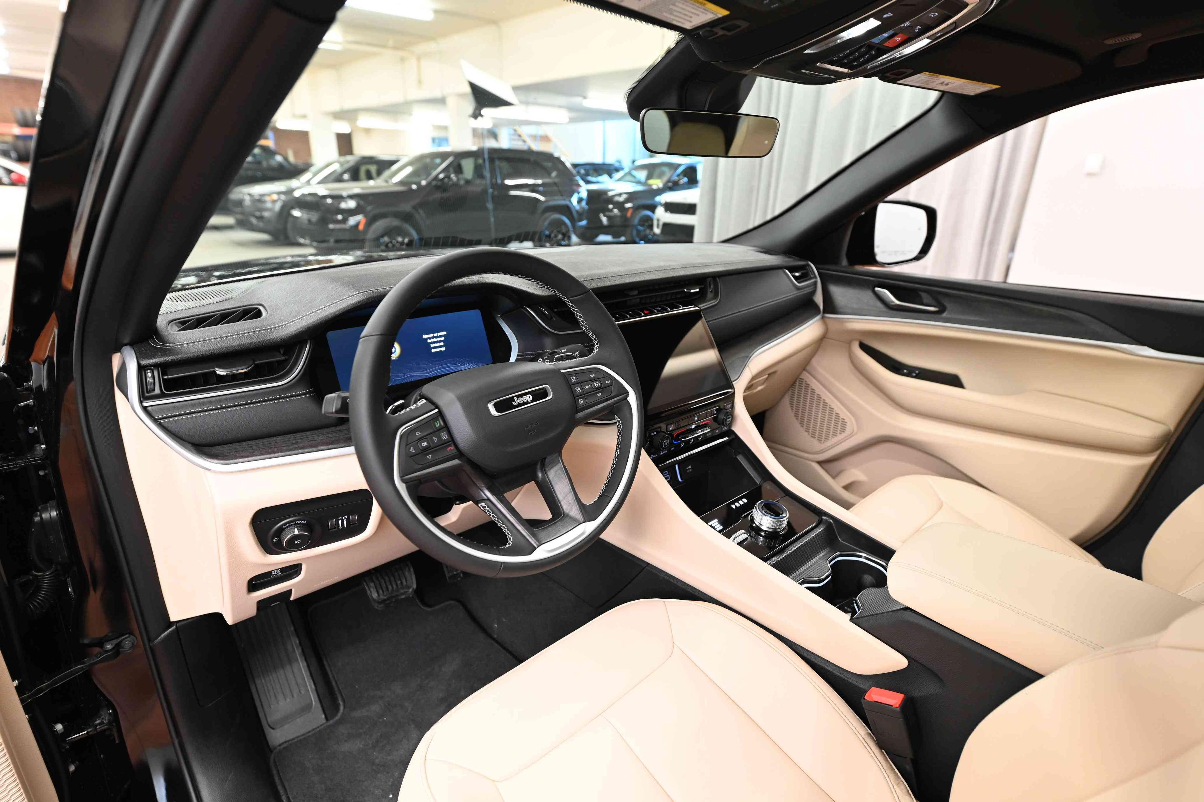 Jeep Grand Cherokee 2025 - Image 12