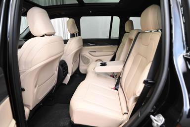 Jeep Grand Cherokee 2025 - Thumbnail 15