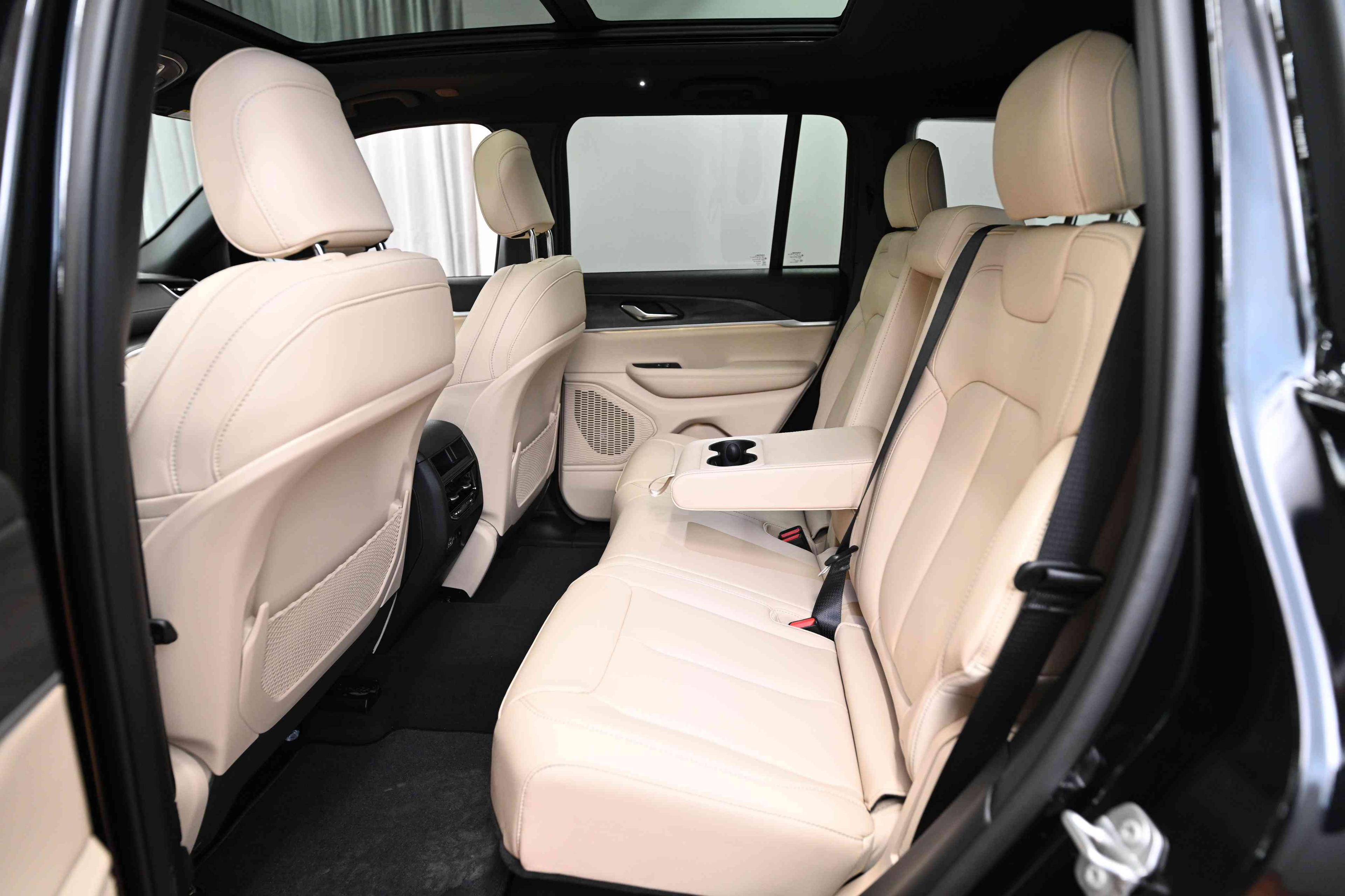 Jeep Grand Cherokee 2025 - Image 15