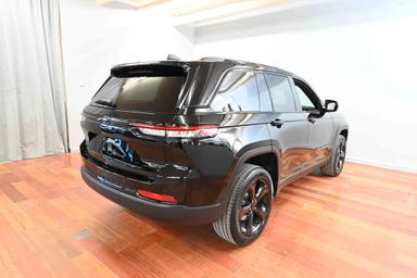 Jeep Grand Cherokee 2025 - Thumbnail 9