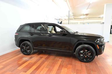 Jeep Grand Cherokee 2025 - Thumbnail 10