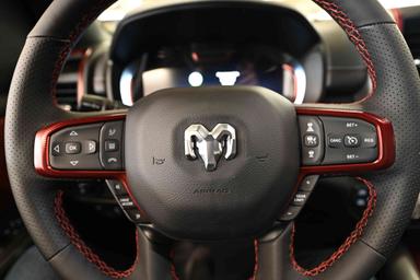 RAM Ram 1500 2025 - Thumbnail 15
